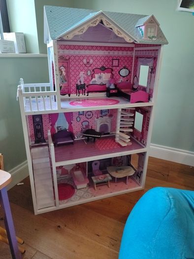 Dolls House + Furniture