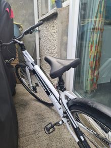Nearly new Merida Crossway Urban bike with automatic KS Dropper seat post  | 46cm Frame S/M