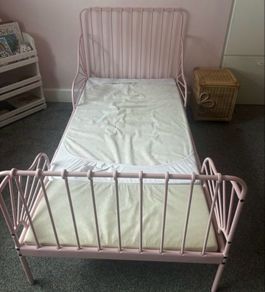 kids bed frame