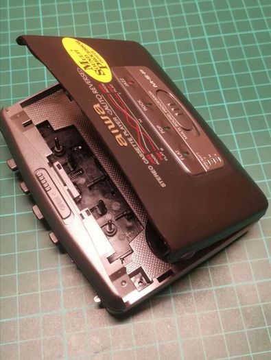 AIWA HS-GS242 Cassette Walkman Player