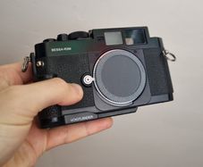 Voigtlander Bessa R3M (Leica M Mount, Body + Grip)