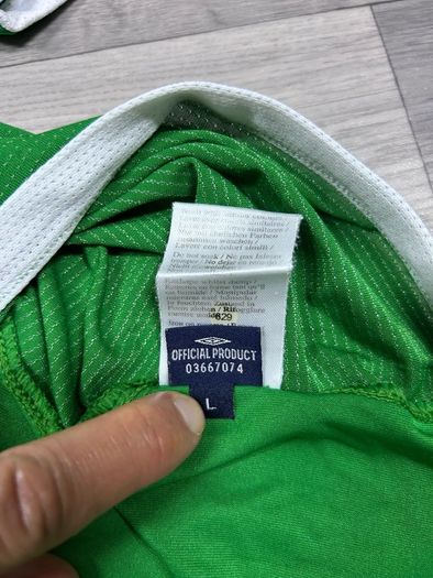 Genuine vintage 2004 Umbro Ireland Home Jersey Shirt Mens Large