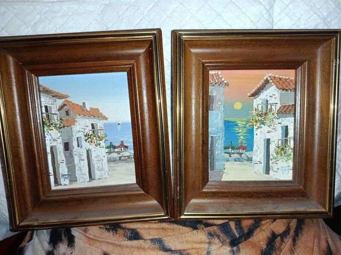 Pair of small signed oil painting