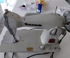 Vintage Novum Sewing Machine