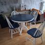 table and chairs Image 3