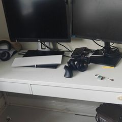 Computer desk