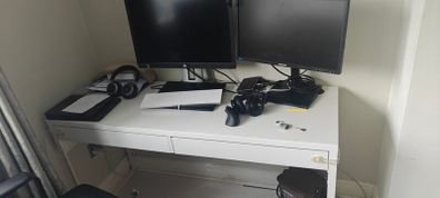 Computer desk
