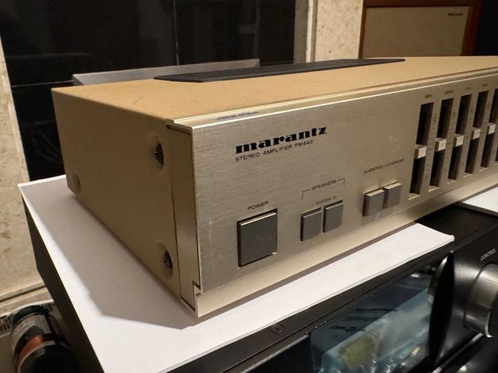 Marantz PM440 amplifier