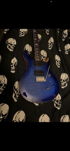 PRS SE Custom 24 Faded Blue Pickups Fishman Fluence Classic Body in Mohogany  Top in Maple Rosewood Fingerboard Neck in Maple electric guitar