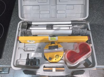 Laser level