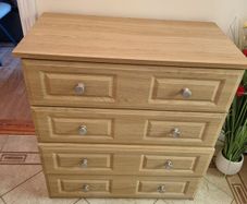 Chest of drawers