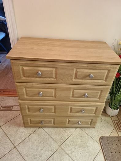 Chest of drawers