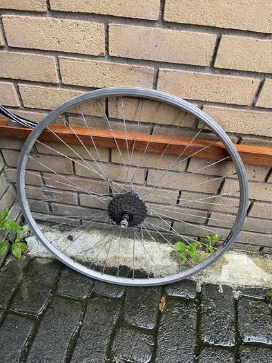 bike wheels and tyres