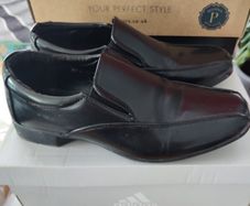 Boys shoes