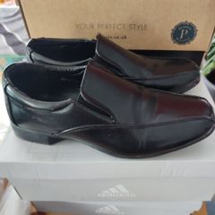 Boys shoes