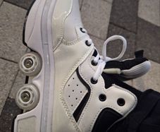 Skate shoes