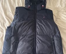 Tommy Hilfiger Navy Hooded Puffer Gilet M