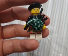 lego series 7 bagpiper