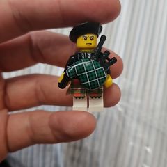 lego series 7 bagpiper