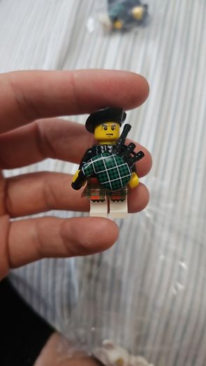 lego series 7 bagpiper