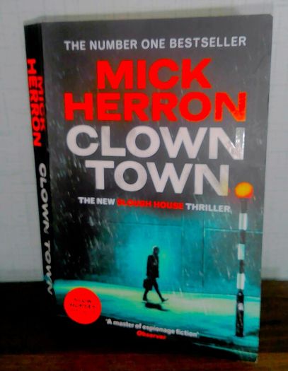 Clown Town By Mick Herron 4 Euro