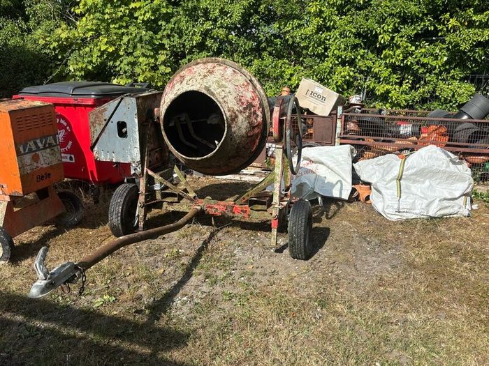 Cement mixer