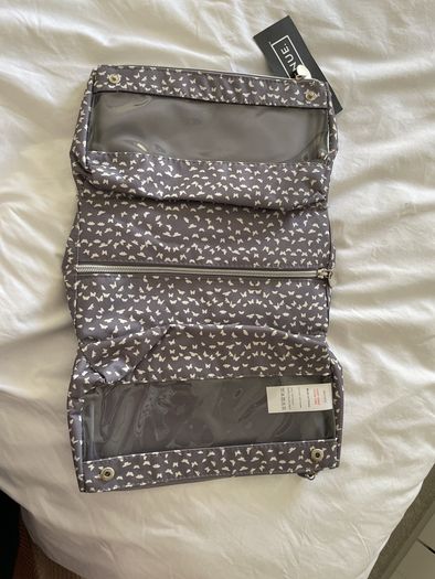 Fold out Wash bag-new
