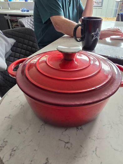 cast iron pot