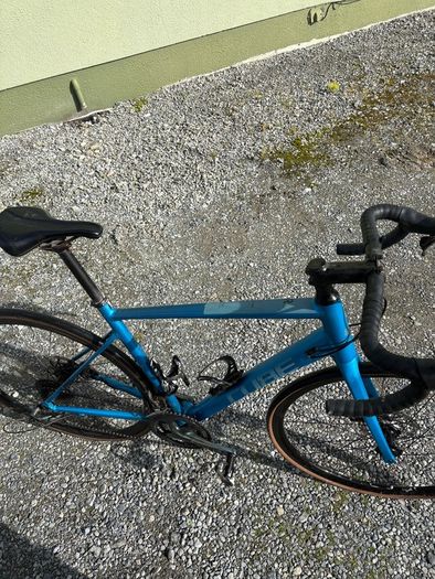 cube attain road bike