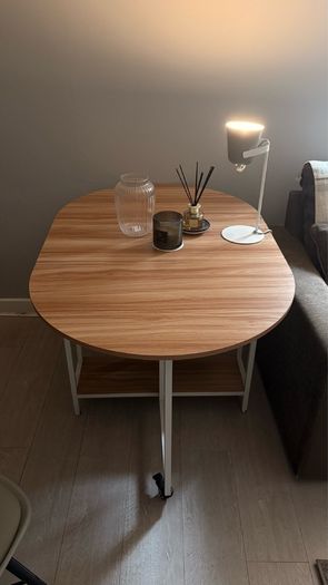 Folding table