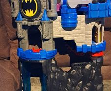 Fisher Price Imaginext DC Super Friends Wayne Manor Batman Batcave
