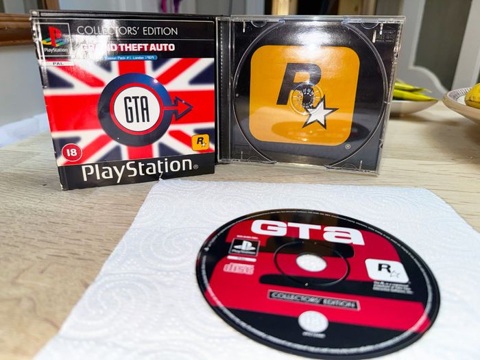 GTA Collectors Edition (Examine photos) PlayStation 1 Retro PS1