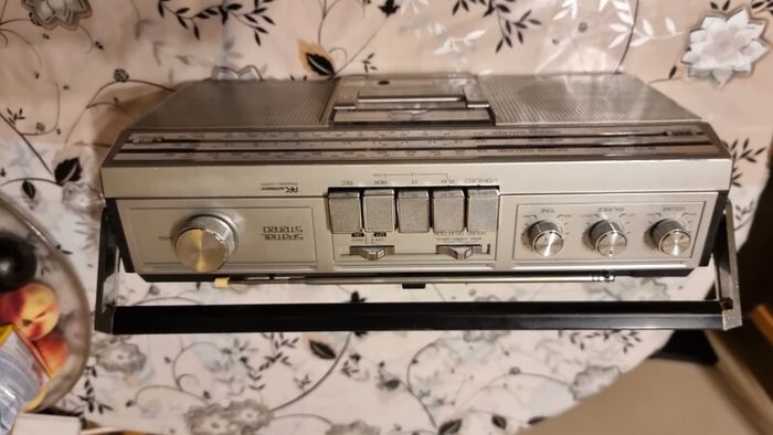 Vintage Philips D 8201 Cassette deck and Radio AM/FM/SW.