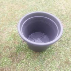 3 big plant pots