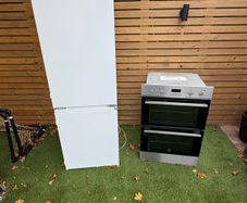 Oven/Microwave & Fridge