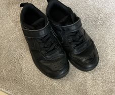 Boys court shoes