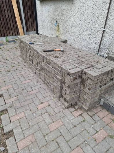 2000 + Patio & Paving Blocks