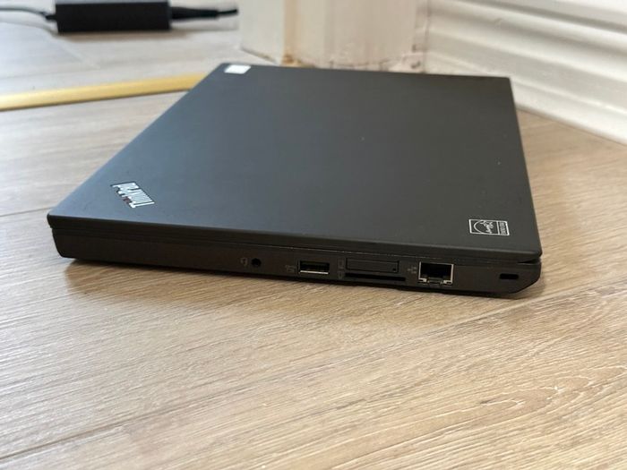 Lenovo Thinkpad X270 I5-7300u  8gb Ram 256gb Ssd