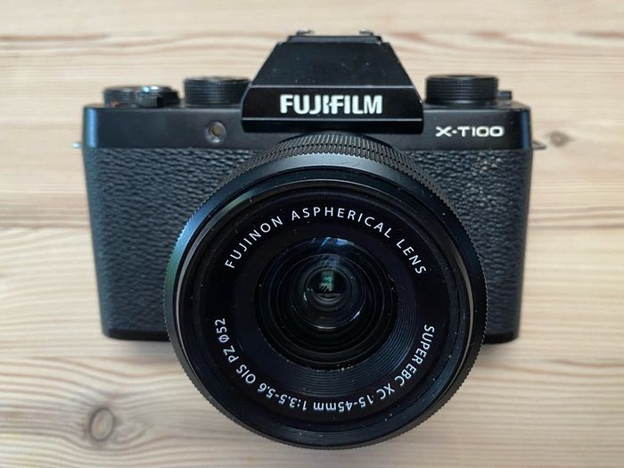 Fujifilm XT100 with Fuji 15-45mm zoom lens