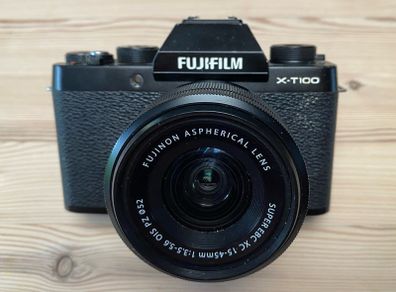 Fujifilm XT100 with Fuji 15-45mm zoom lens