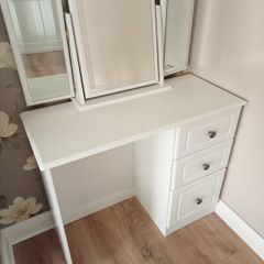 Dressing table