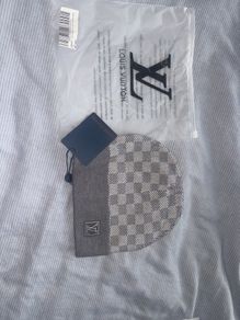 lv hat