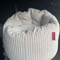 Big Berta bean bag chair lounge pug
