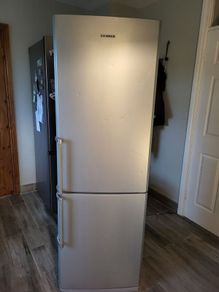 Fridge freezer