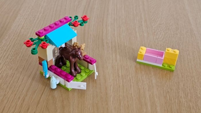 Lego Friends Emma's Horse Trailer (3186) and Little Foal (41089)