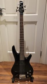 Ibanez Soundgear GIO GSR 205 5 string bass