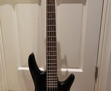 Ibanez Soundgear GIO GSR 205 5 string bass