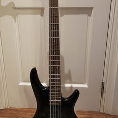 Ibanez Soundgear GIO GSR 205 5 string bass