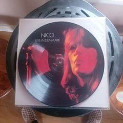 nico vinyl highly sought after by nico and vu fans this pressing plays side one on both sides despite picture disc song listing