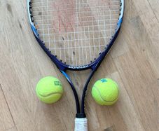 Donnay Kids Tennis Racket & 2x Tennis Ball